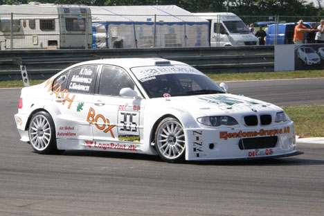 Perfection Racing med Kurt Thiim og brdr. Klosterman, Michael og Claus i deres veltrimmede BMW M3.
